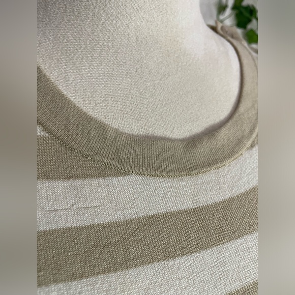 Josephine Chaus Petite short sleeve knit top with one shoulder buttons size P - Picture 3 of 15